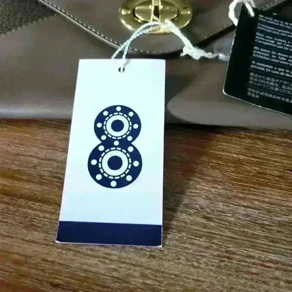 Italian Ultra Thin Leather Kisslock Close Nwts Clutch. - Picture 2 of 8